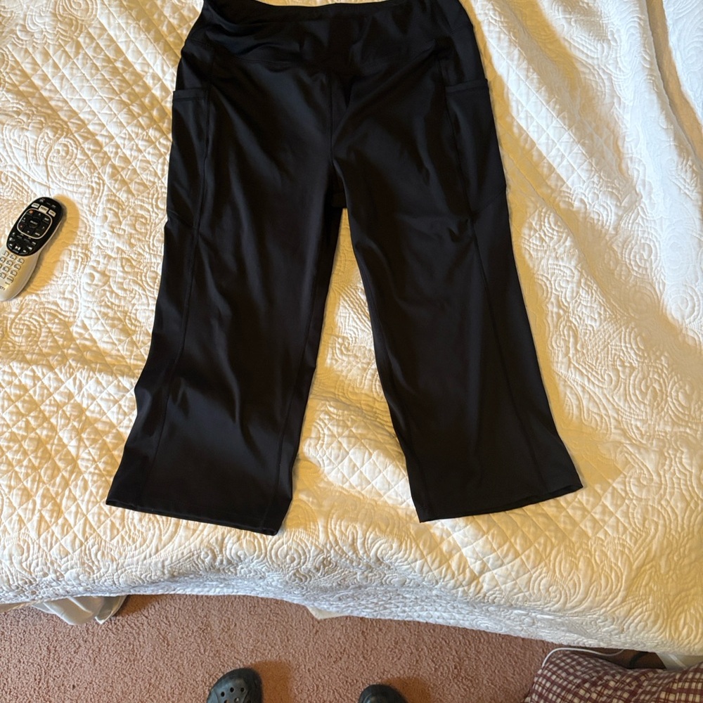 New, never worn Willit Black Wide-Leg capris